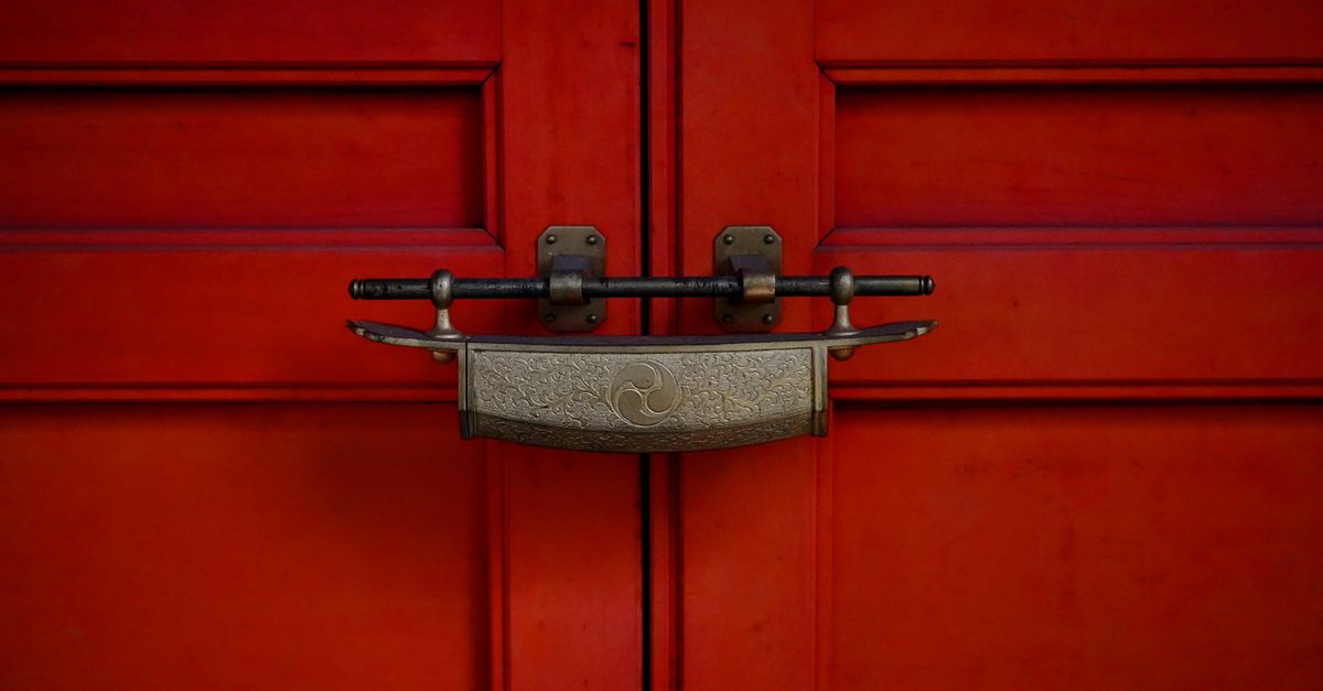 5 Ways to Upgrade Your NYC Apartment Door Security — Harlem Locksmiths NYC