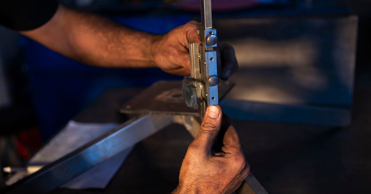 locksmith service technician — Harlem Locksmiths NYC